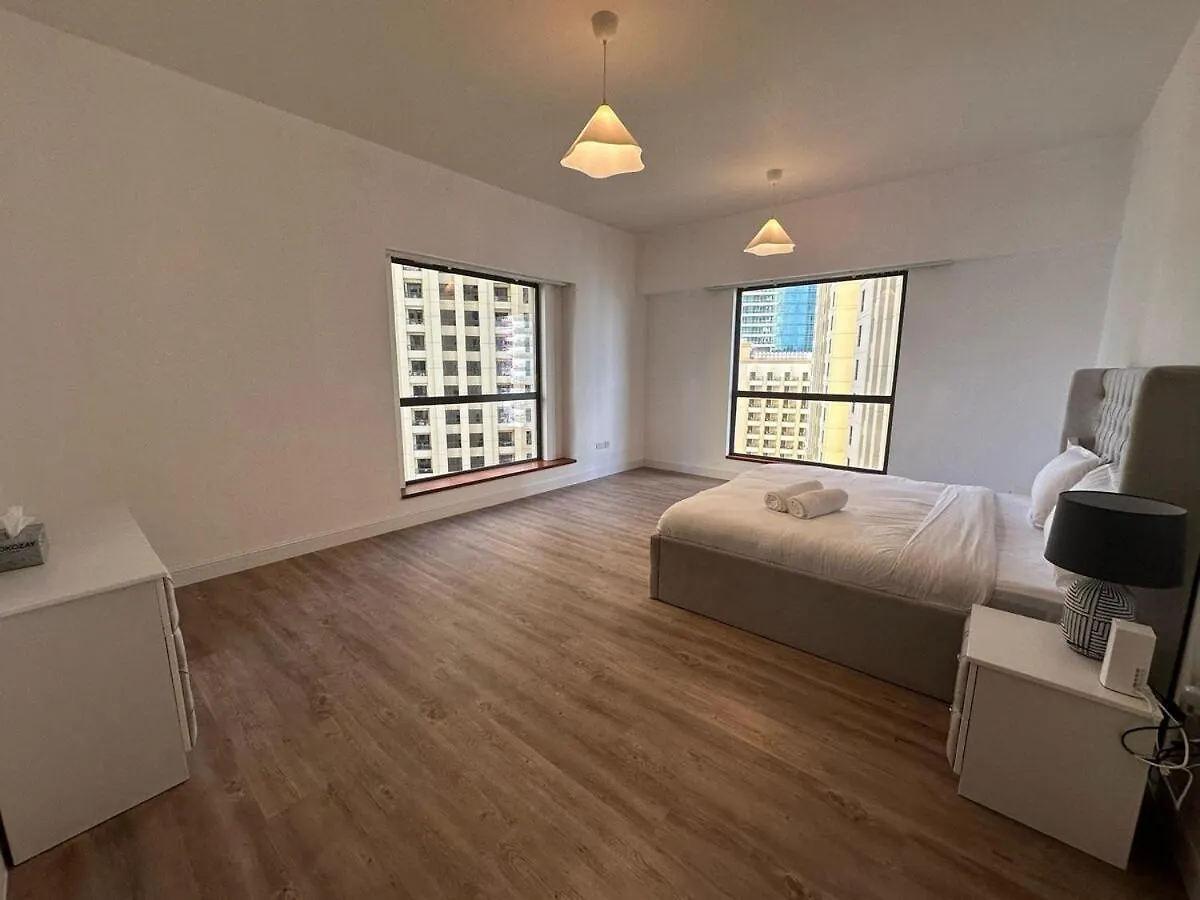 Apartment Partial Sea And Marina View 3Br Apartment, Dubai